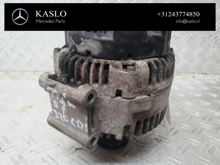 Dynamo van een Mercedes-Benz ML II (164/4JG) 3.0 ML-320 CDI 4-Matic V6 24V 2005