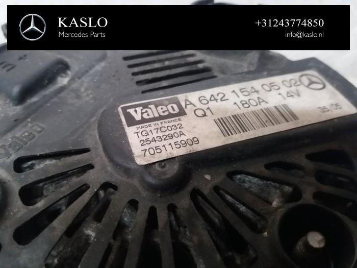 Dynamo van een Mercedes-Benz ML II (164/4JG) 3.0 ML-320 CDI 4-Matic V6 24V 2005