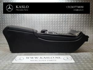 Gebruikte Middenconsoles Mercedes A (177.0) 1.3 A-180 Turbo 16V Prijs € 350,00 Margeregeling aangeboden door kaslo auto parts