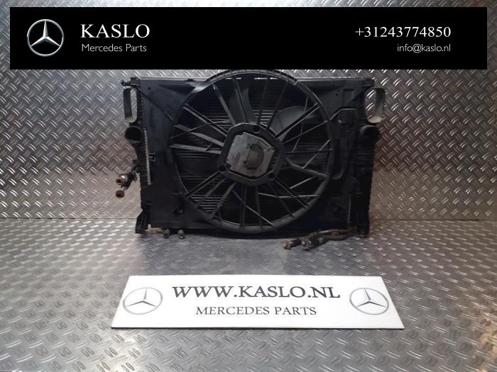 Gebruikte Radiateur Mercedes CLS (C219) 320 CDI 24V Prijs op aanvraag aangeboden door kaslo auto parts