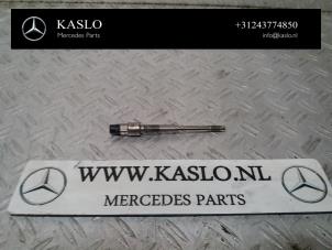 Gebruikte Gloeikaars Mercedes S (222.0/222.1) 3.0 S-350 BlueTEC, S-350d 24V Prijs € 50,00 Margeregeling aangeboden door kaslo auto parts