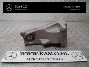Gebruikte Motorsteun Mercedes S (222.0/222.1) 3.0 S-350 BlueTEC, S-350d 24V Prijs € 50,00 Margeregeling aangeboden door kaslo auto parts