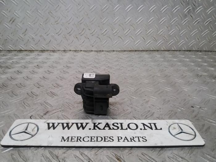 Relais Voorgloei van een Mercedes-Benz A (W176) 1.5 A-180 CDI, A-180d 16V 2013