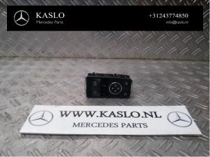 Gebruikte Schakelaar Elektrisch Raam Mercedes SLK (R172) 2.1 250 CDI 16V BlueEFFICIENCY Prijs € 50,00 Margeregeling aangeboden door kaslo auto parts