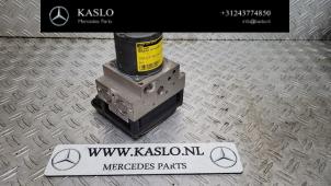 Gebruikte ABS Pomp Mercedes CLS (C219) 350 CDI 24V Prijs € 200,00 Margeregeling aangeboden door kaslo auto parts