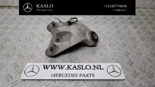 Gebruikte Motorsteun Mercedes A (W176) 1.8 A-180 CDI 16V Autom. Prijs € 20,00 Margeregeling aangeboden door kaslo auto parts