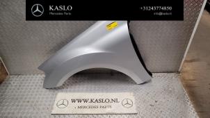 Gebruikte Scherm links-voor Mercedes ML II (164/4JG) 3.0 ML-320 CDI 4-Matic V6 24V Prijs € 100,00 Margeregeling aangeboden door kaslo auto parts