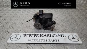Gebruikte Stelmotor inlaatspruitstuk Mercedes E (W211) 3.0 E-320 CDI V6 24V Prijs € 50,00 Margeregeling aangeboden door kaslo auto parts