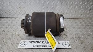 Gebruikte Luchtbalg Mercedes ML II (164/4JG) 3.0 ML-280 CDI 4-Matic V6 24V Prijs € 150,00 Margeregeling aangeboden door kaslo auto parts
