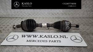 Gebruikte Cardanas links-voor (VWA) Mercedes B (W246) 1.5 B-180 CDI,d 16V Prijs € 75,00 Margeregeling aangeboden door kaslo auto parts