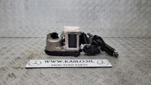 Gebruikte Veiligheidsgordel rechts-voor Mercedes ML II (164/4JG) 3.0 ML-320 CDI 4-Matic V6 24V Prijs € 50,00 Margeregeling aangeboden door kaslo auto parts