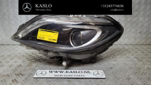 Gebruikte Linker Koplamp Mercedes B (W246) 1.8 B-180 CDI BlueEFFICIENCY 16V Prijs € 400,00 Margeregeling aangeboden door kaslo auto parts
