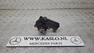 Gebruikte Smoorklep uitlaatgas Mercedes C (W205) C-300d 2.0 Turbo 16V Prijs € 75,00 Margeregeling aangeboden door kaslo auto parts