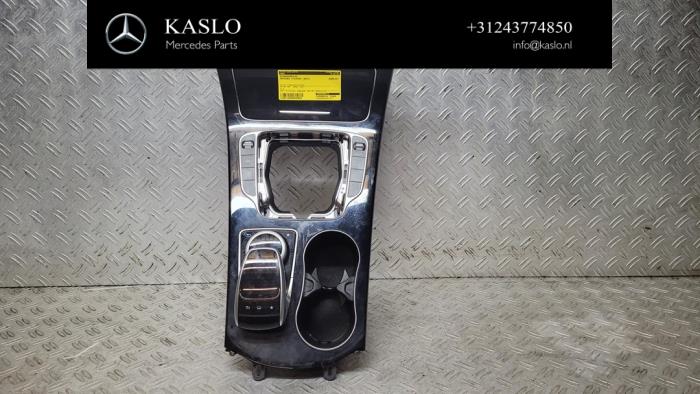 Middenconsoles van een Mercedes-Benz C (W205) C-220 2.2 CDI BlueTEC, C-220 d 16V 2015