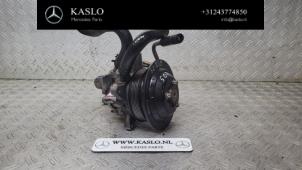 Gebruikte Stuurbekrachtiging Pomp Mercedes SL (R230) 5.0 SL-500 V8 24V Prijs € 500,00 Margeregeling aangeboden door kaslo auto parts