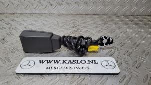 Gebruikte Veiligheidsgordel Insteek links-voor Mercedes SL (R230) 5.0 SL-500 V8 24V Prijs € 50,00 Margeregeling aangeboden door kaslo auto parts