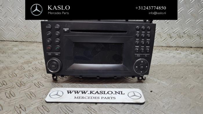 Radiobedienings paneel van een Mercedes CLC-Klasse 2009