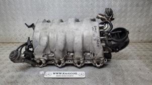 Gebruikte Spruitstuk Inlaat Mercedes E (W211) 5.0 E-500 V8 24V Prijs € 250,00 Margeregeling aangeboden door kaslo auto parts