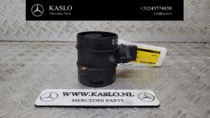 Gebruikte Luchtmassameter Mercedes E (W211) 3.2 E-320 CDI 24V Prijs € 50,00 Margeregeling aangeboden door kaslo auto parts