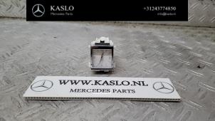 Gebruikte Uurwerk Mercedes S (W221) 3.0 S-320 CDI 24V Prijs € 50,00 Margeregeling aangeboden door kaslo auto parts