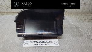 Gebruikte Display Interieur Mercedes S (W221) 3.0 S-320 CDI 24V Prijs € 100,00 Margeregeling aangeboden door kaslo auto parts