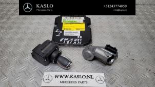 Gebruikte Kontaktslot + computer Mercedes SLK (R171) 1.8 200 K 16V Prijs € 250,00 Margeregeling aangeboden door kaslo auto parts
