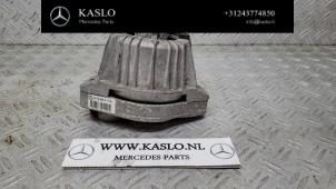 Gebruikte Motorrubber Mercedes SLC (R172) 2.1 250 d 16V Prijs € 50,00 Margeregeling aangeboden door kaslo auto parts