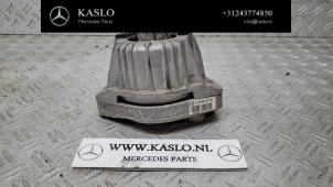 Gebruikte Motorrubber Mercedes SLC (R172) 2.1 250 d 16V Prijs € 50,00 Margeregeling aangeboden door kaslo auto parts