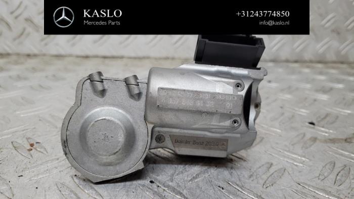 Kontaktslot + computer van een Mercedes-Benz CLS (C219) 350 CDI 24V 2010