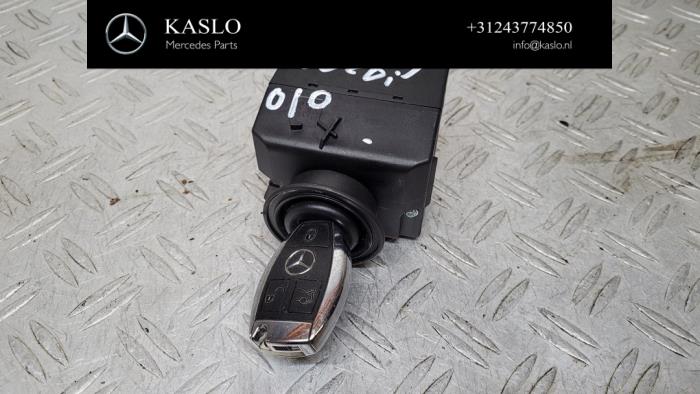 Kontaktslot + computer van een Mercedes-Benz CLS (C219) 350 CDI 24V 2010