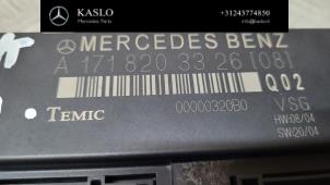 Computer cabriokap van een Mercedes-Benz SLK (R171) 1.8 200 K 16V 2005