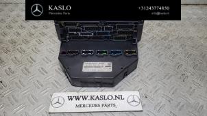 Gebruikte Zekeringkast Mercedes E (W212) E-250 CDI 16V BlueEfficiency Prijs € 100,00 Margeregeling aangeboden door kaslo auto parts