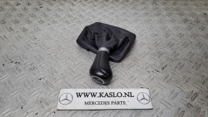 Gebruikte Versnellingspookhoes Mercedes SLK (R171) 1.8 200 K 16V Prijs € 50,00 Margeregeling aangeboden door kaslo auto parts