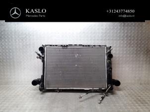 Gebruikte Radiateur Mercedes E (C207) E-350 CDI V6 24V Prijs € 100,00 Margeregeling aangeboden door kaslo auto parts