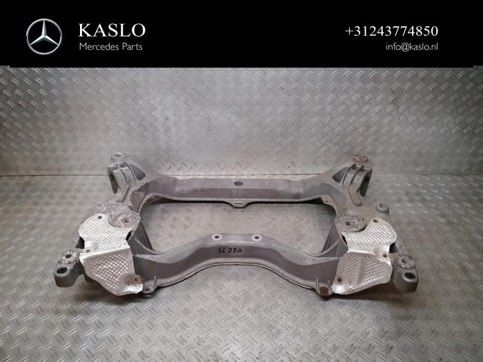 Gebruikte Subframe Mercedes SL (R230) 5.0 SL-500 V8 24V Prijs € 250,00 Margeregeling aangeboden door kaslo auto parts