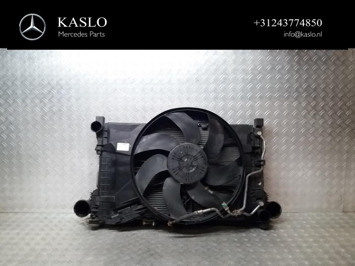 Gebruikte Fan Radiateur Mercedes SLK (R171) 1.8 200 K 16V Prijs € 150,00 Margeregeling aangeboden door kaslo auto parts