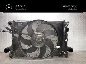 Gebruikte Intercooler Mercedes E (W212) E-350 CDI V6 24V BlueEfficiency Prijs € 50,00 Margeregeling aangeboden door kaslo auto parts