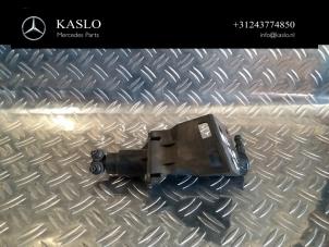 Gebruikte Koplamp Sproeier Mercedes ML II (164/4JG) 3.0 ML-320 CDI V6 24V Prijs € 25,00 Margeregeling aangeboden door kaslo auto parts