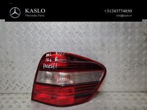 Gebruikte Achterlicht rechts Mercedes ML II (164/4JG) 3.0 ML-350 CDI BlueTec 4-Matic V6 24V Prijs € 100,00 Margeregeling aangeboden door kaslo auto parts