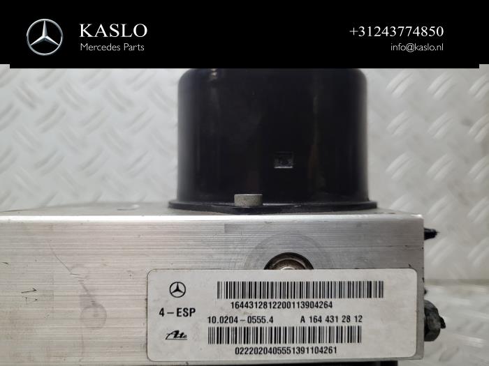 ABS Pomp van een Mercedes-Benz ML II (164/4JG) 3.0 ML-350 CDI BlueTec 4-Matic V6 24V 2011