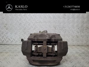 Gebruikte Remklauw (Tang) links-voor Mercedes CLS (C219) 350 3.5 V6 18V Prijs € 50,00 Margeregeling aangeboden door kaslo auto parts