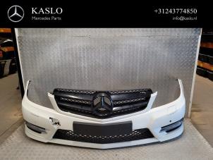 Gebruikte Voorbumper Mercedes C (C204) 1.8 C-180 CGI 16V BlueEfficiency Prijs € 400,00 Margeregeling aangeboden door kaslo auto parts