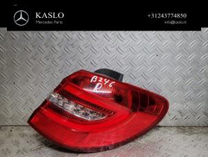 Gebruikte Achterlicht rechts Mercedes B (W246) 1.6 B-180 BlueEFFICIENCY Turbo 16V Prijs € 100,00 Margeregeling aangeboden door kaslo auto parts