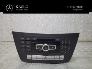 Gebruikte Navigatie bedienings paneel Mercedes C Estate (S204) 1.8 C-180 CGI 16V Prijs € 200,00 Margeregeling aangeboden door kaslo auto parts