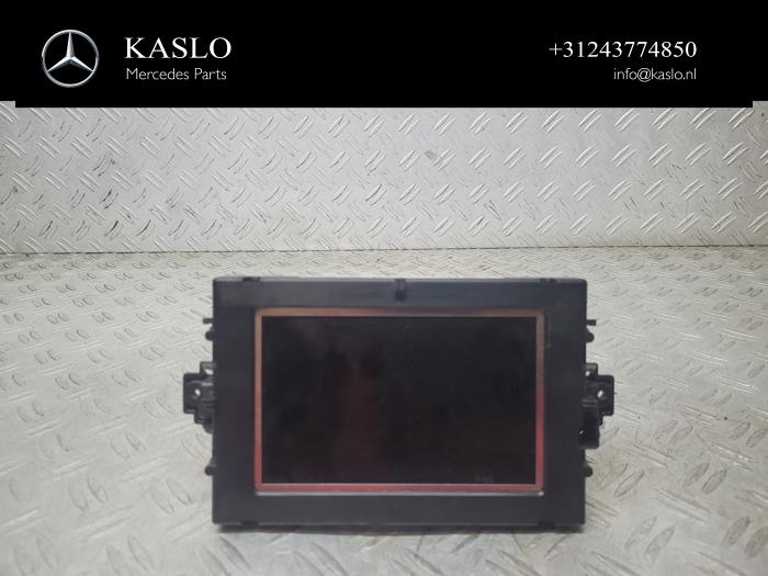 Gebruikte Display Interieur Mercedes C (C204) 1.8 C-180 CGI 16V BlueEfficiency Prijs € 50,00 Margeregeling aangeboden door kaslo auto parts