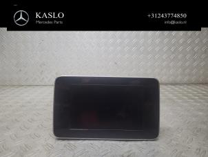Gebruikte Display Interieur Mercedes C (W205) C-220 2.2 CDI BlueTEC, C-220 d 16V Prijs € 50,00 Margeregeling aangeboden door kaslo auto parts