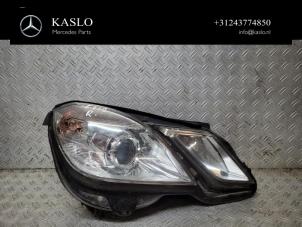 Gebruikte Rechter Koplamp Mercedes E (W212) E-220 CDI 16V BlueEfficiency Prijs € 250,00 Margeregeling aangeboden door kaslo auto parts