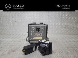 Gebruikte Kontaktslot + computer Mercedes C (W205) C-200 2.0 CGI 16V Prijs € 350,00 Margeregeling aangeboden door kaslo auto parts