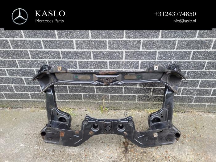 Subframe van een Mercedes-Benz SLK (R172) 1.8 250 16V BlueEFFICIENCY 2011