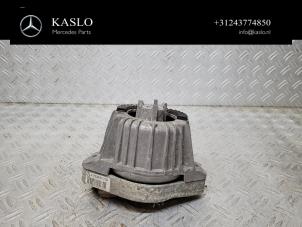 Gebruikte Motorrubber Mercedes SLK (R172) 2.1 250 CDI 16V BlueEFFICIENCY Prijs € 50,00 Margeregeling aangeboden door kaslo auto parts